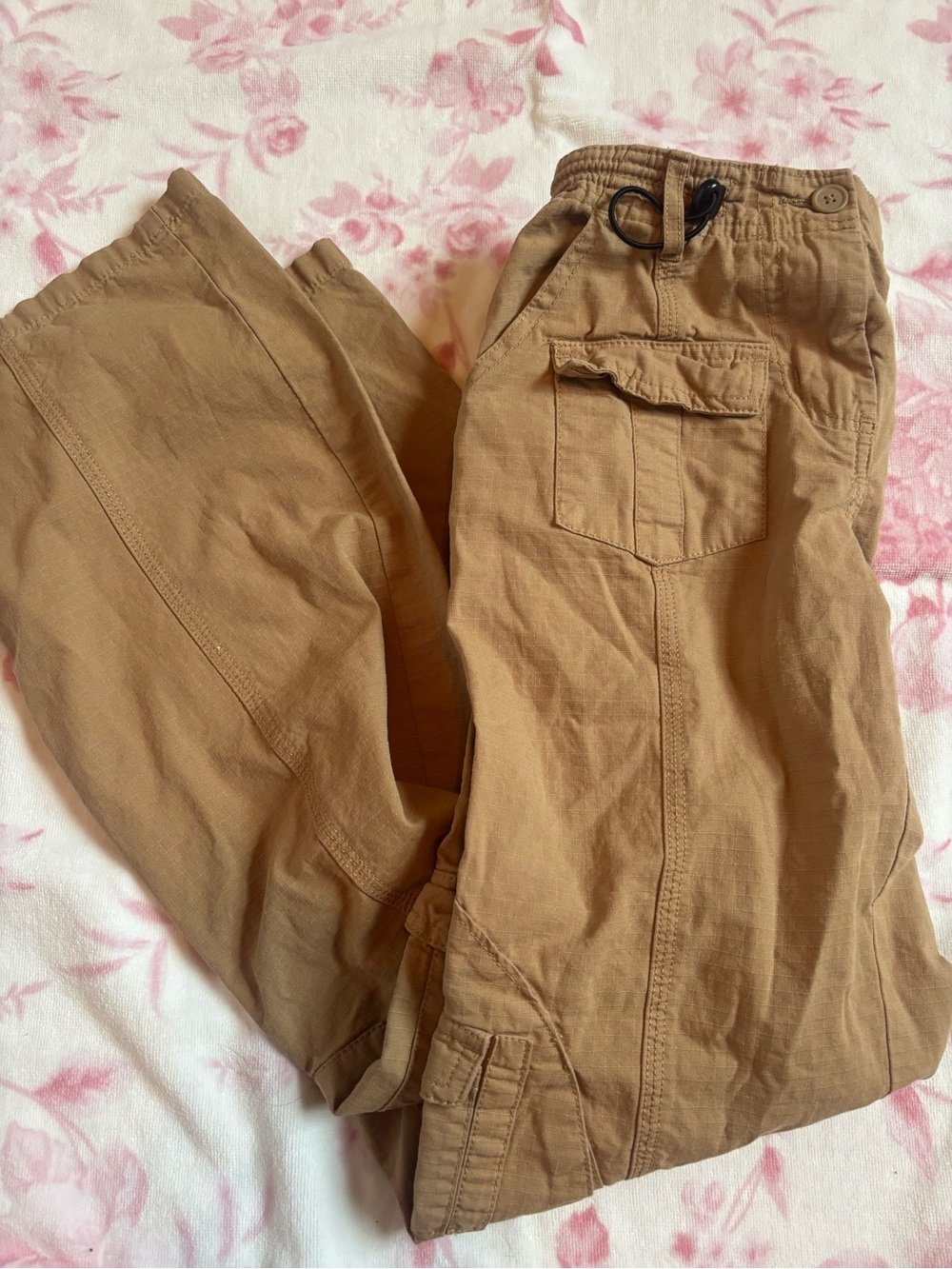 Brandy Melville Woman Casual Cargo Pants in Brown